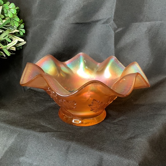Vintage Dugan Daisy Dear Ruffled iridescent Marigold Carnival Glass Bowl - Picture 2 of 8